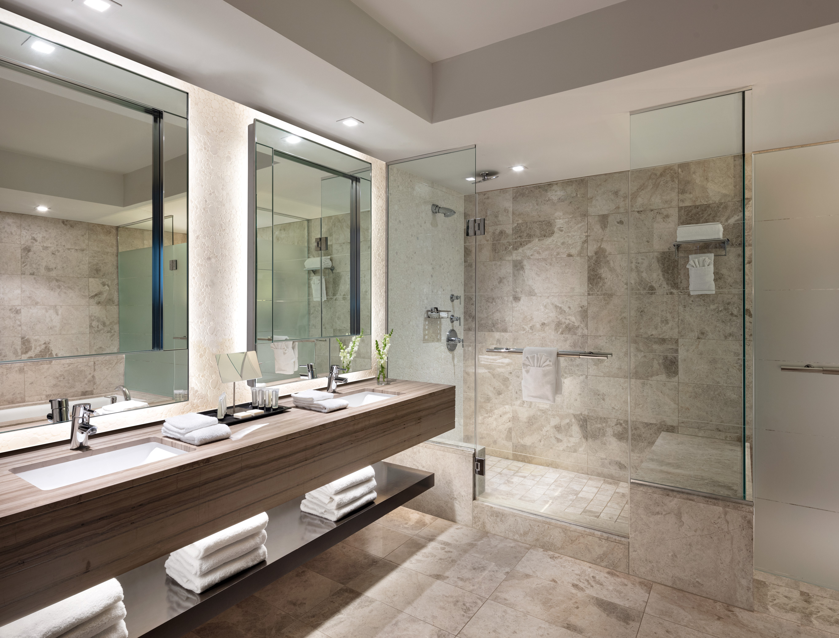 one bedroom suite bathroom