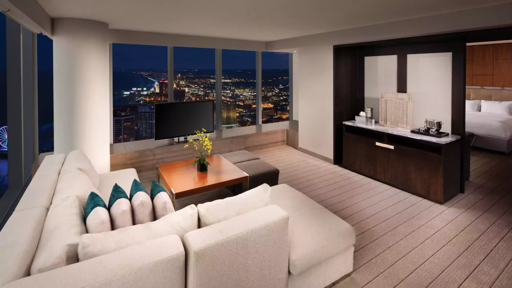 King size bed with ocean view