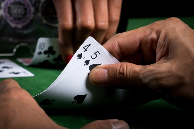 How to play No commission baccarat